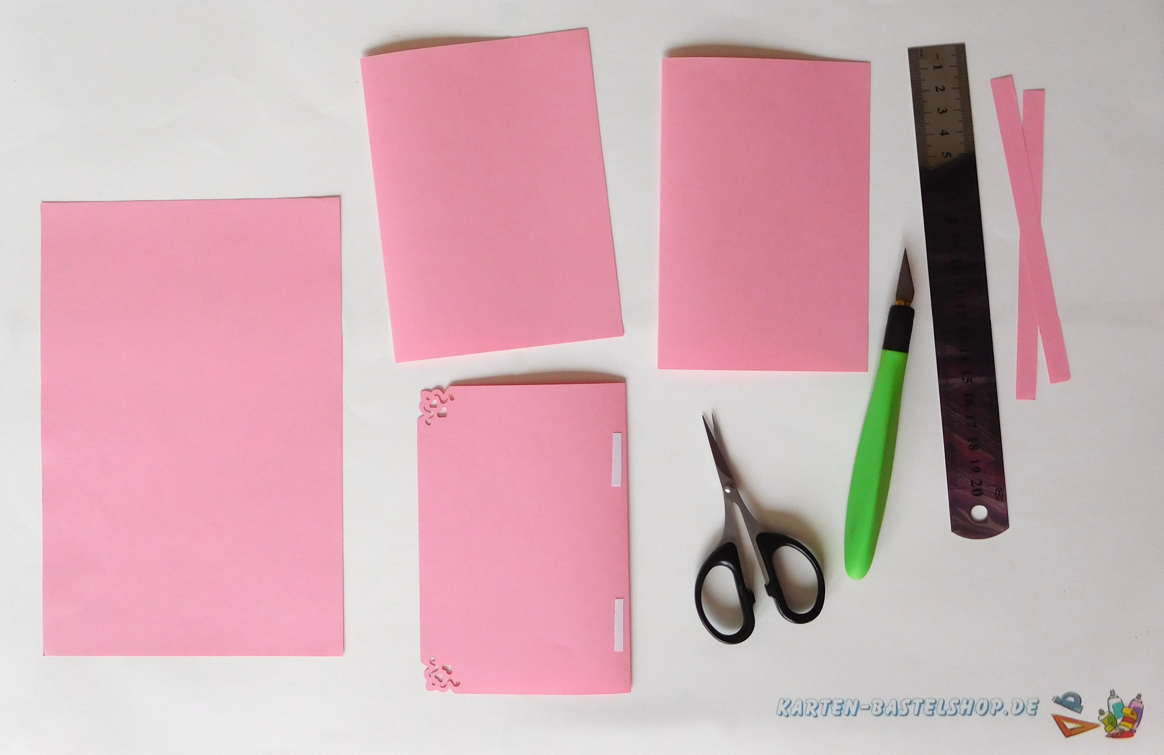 Zuschneiden der Einlegekarten aus A4 Papier