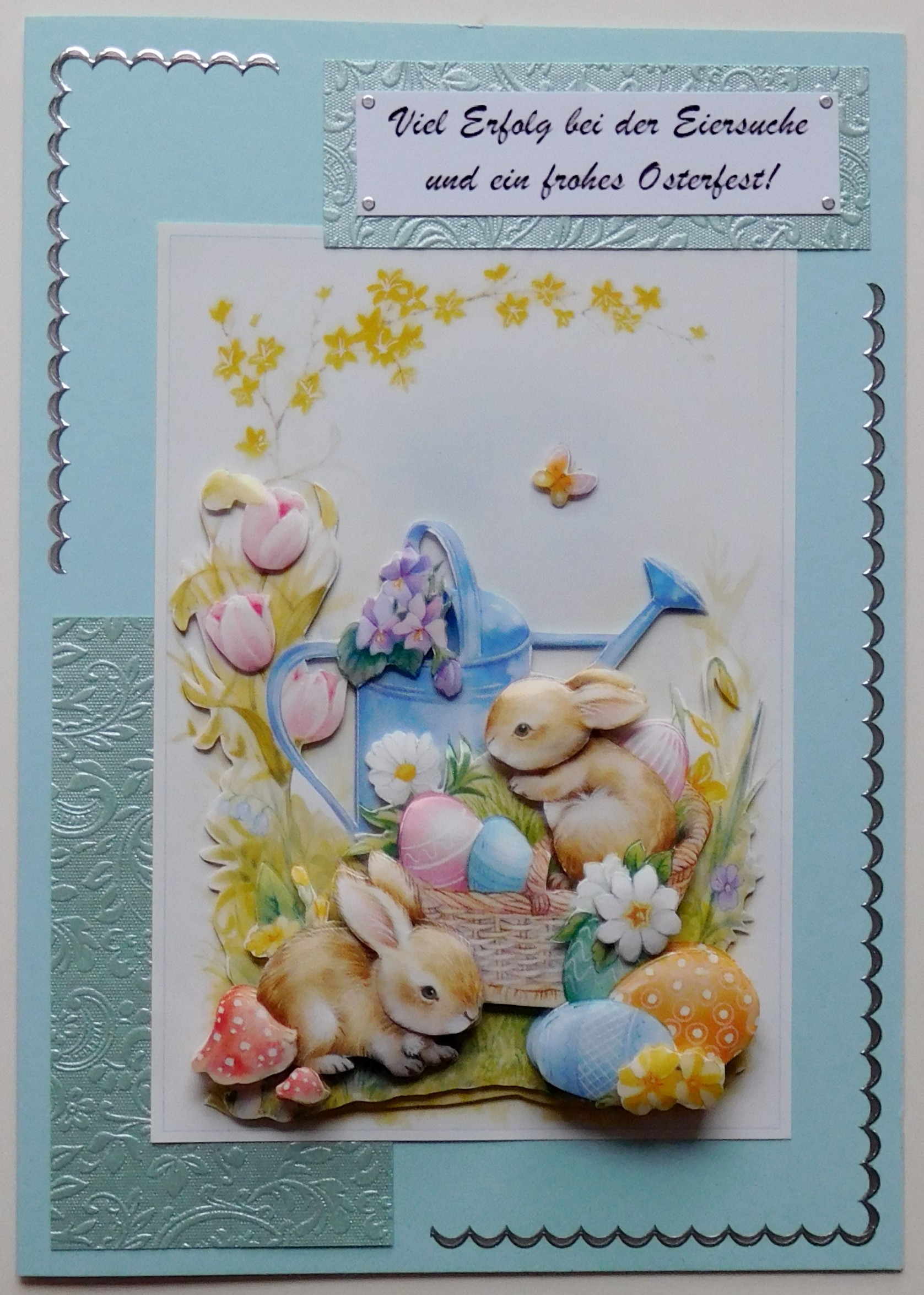 Osterkarte mit Hasenmotiv und Ostereiern