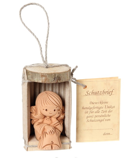 Sitzender Schutzengel aus Ton mit Holz- und Papprahmen