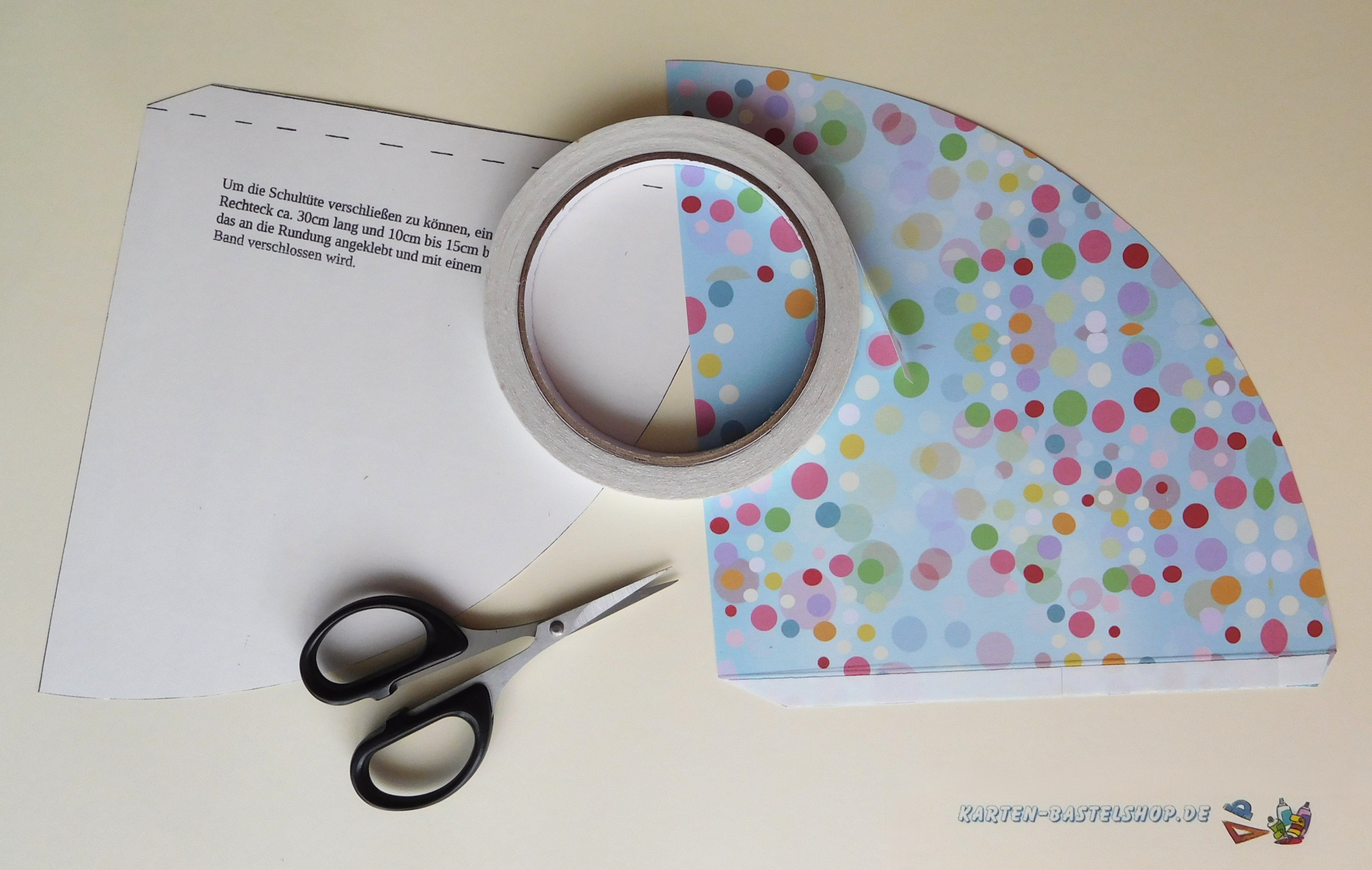 Schablone auf Bastelpapier übertragen