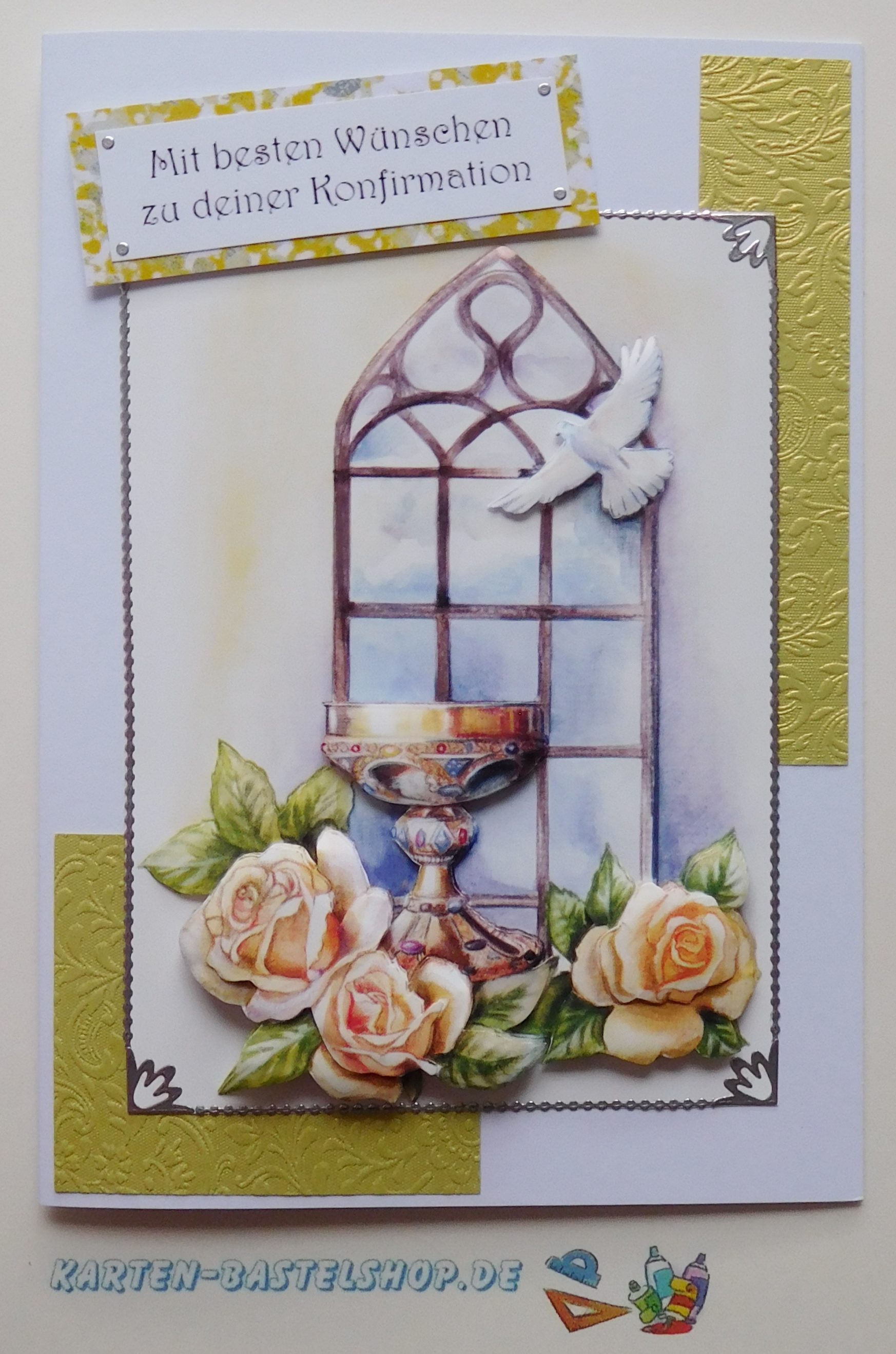 Weiße Karte mit goldenem Ornamentpapier und schrägem Textschild