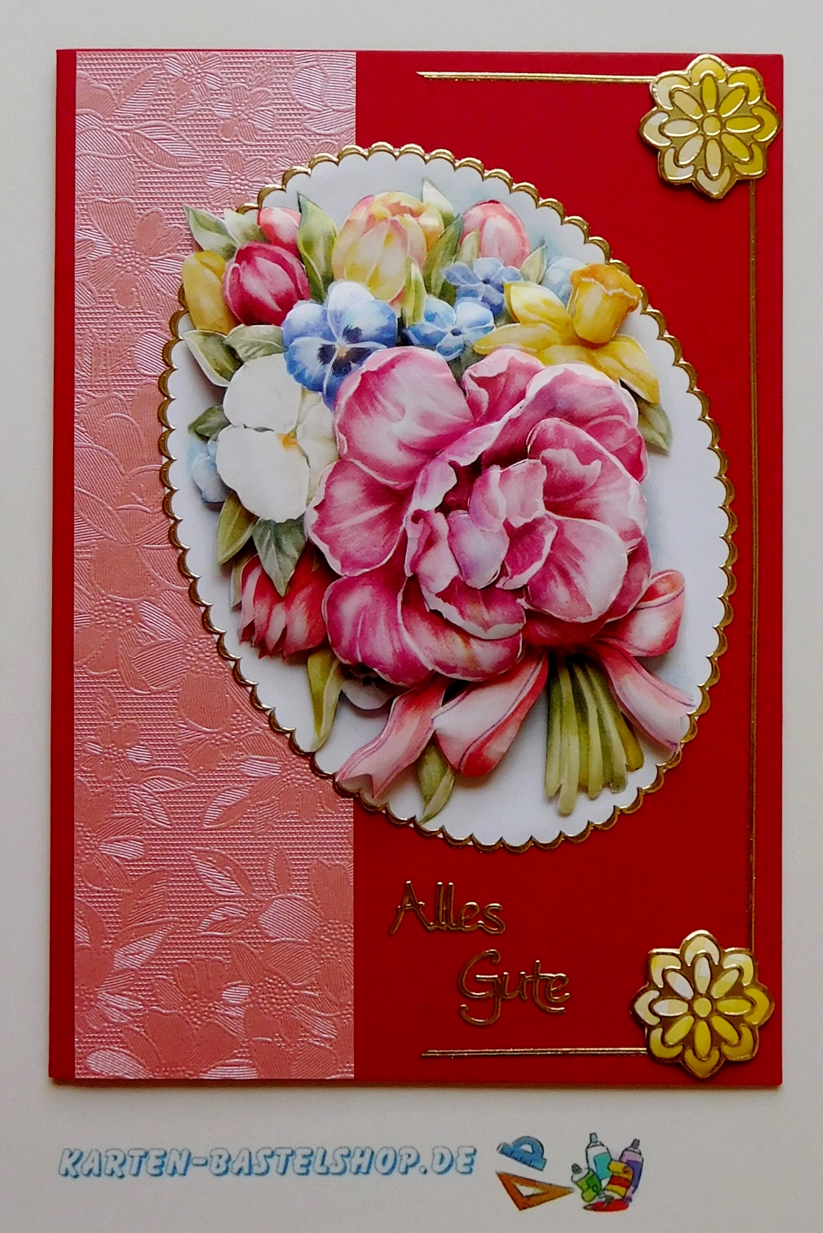 Rote Karte mit ovalem Pfingstrosenmotiv und rosa Hintergrundstreifen