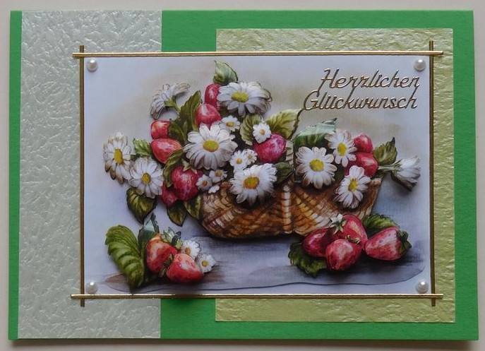 Grußkarte in Grün mit Blumen- und Früchtemotiv