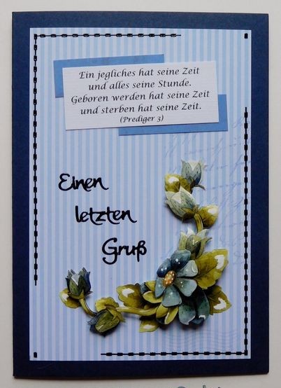 Blaue Kondolenzkarte mit gestreiftem Hintergrund und geschwungenem Blumenmotiv